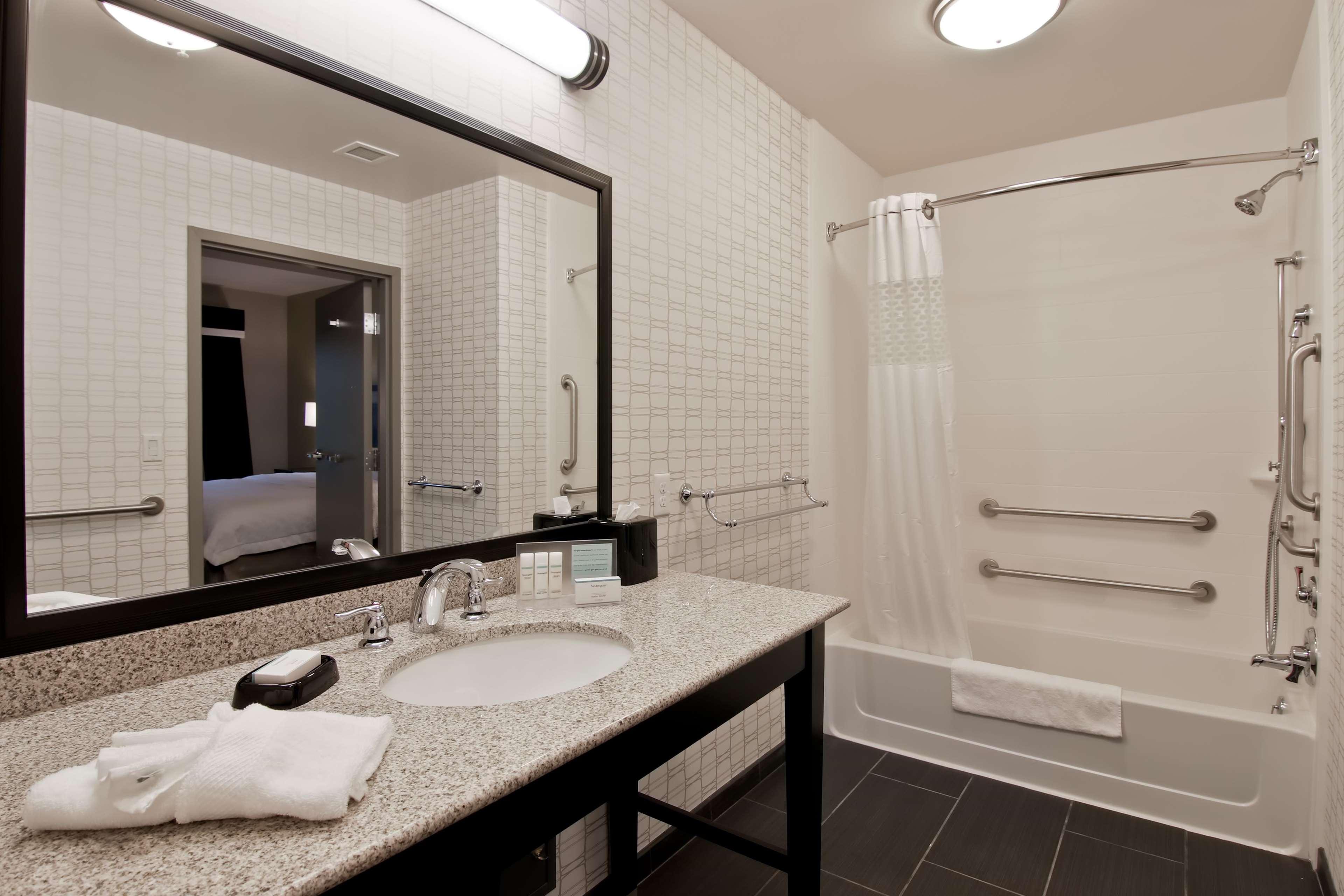 Hampton Inn & Suites Bellevue Downtown/Seattle Εξωτερικό φωτογραφία