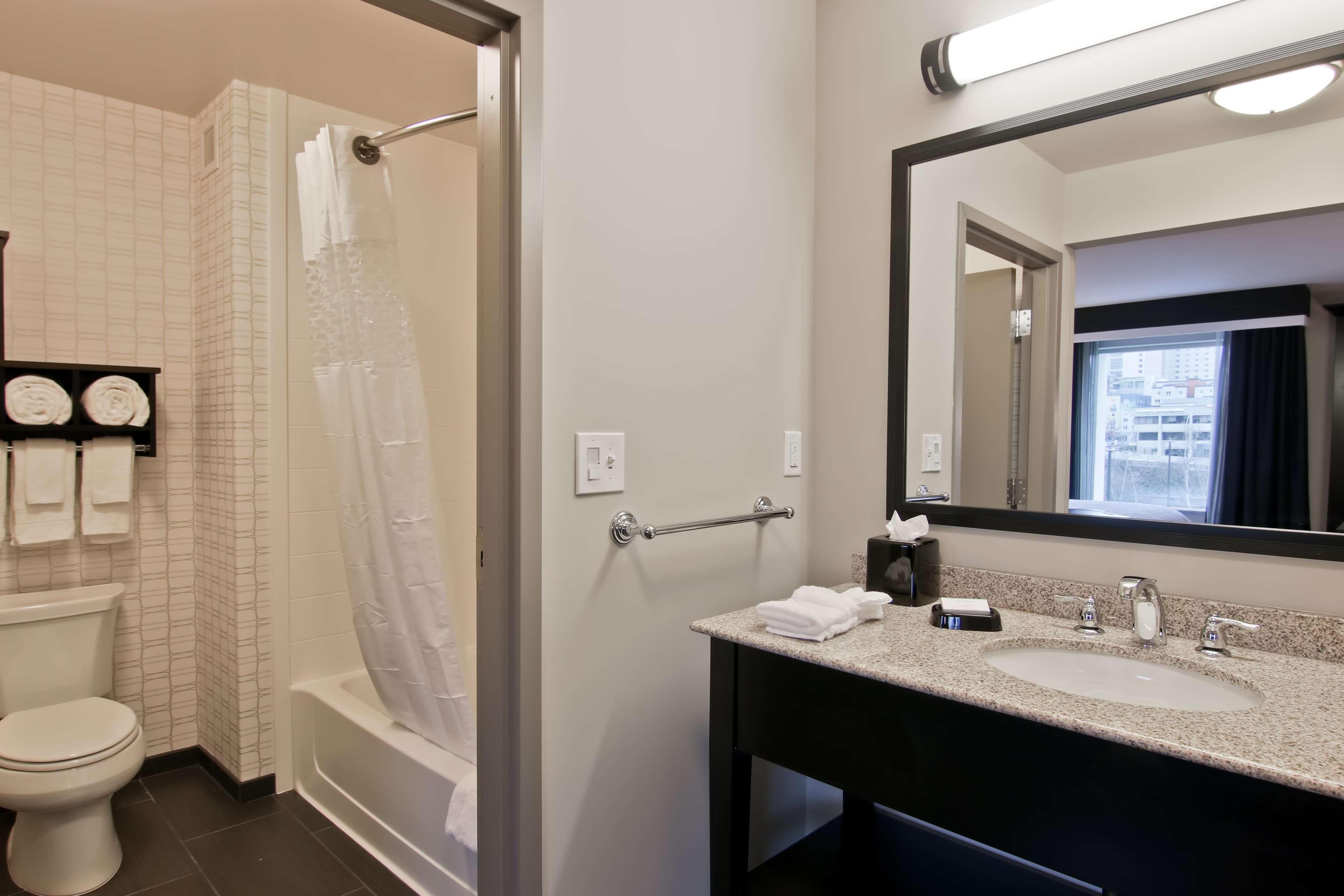 Hampton Inn & Suites Bellevue Downtown/Seattle Εξωτερικό φωτογραφία