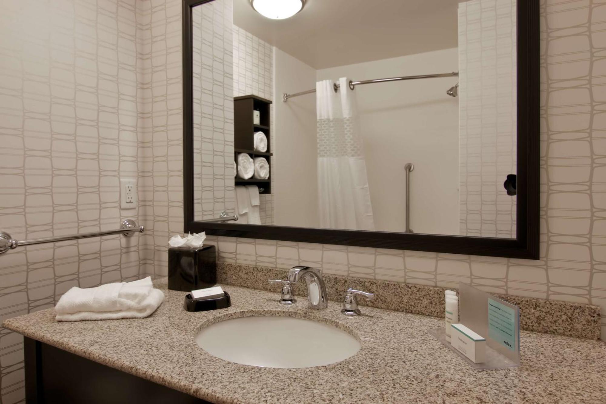 Hampton Inn & Suites Bellevue Downtown/Seattle Εξωτερικό φωτογραφία